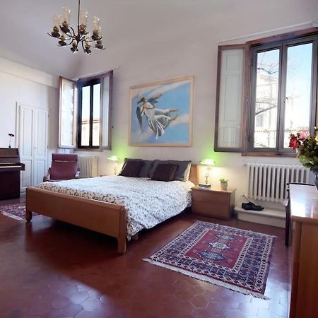 Cozy Apartment With Private Garden - City Center - Florencia Exterior foto