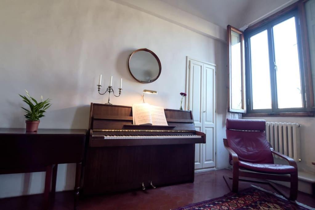 Cozy Apartment With Private Garden - City Center - Florencia Exterior foto