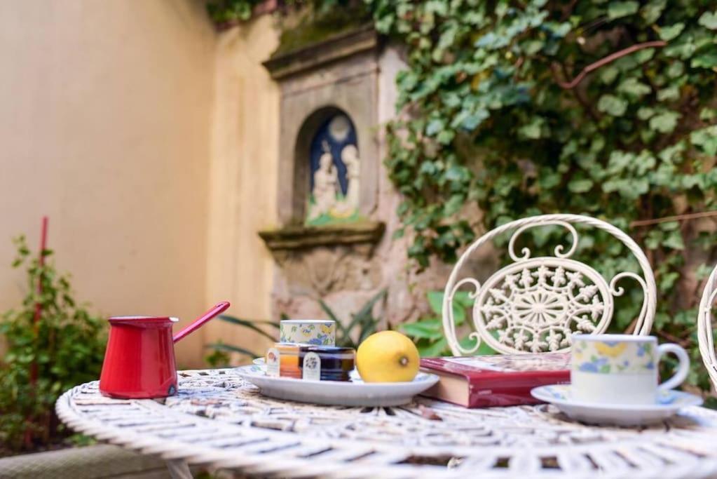 Cozy Apartment With Private Garden - City Center - Florencia Exterior foto